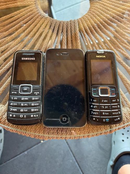 3 mobiele telefoons