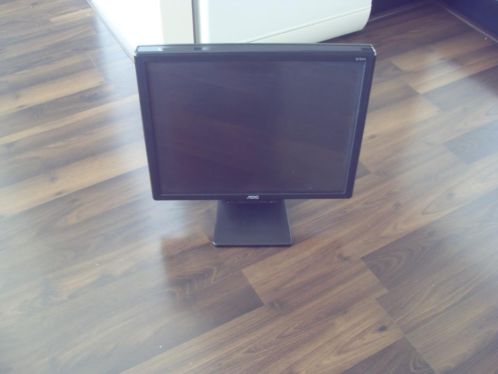 3 monitoren te koop ( los of alles in 1 koop)