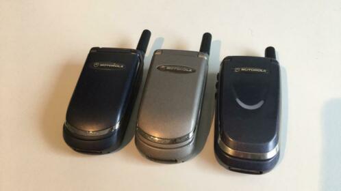 3 motorolas V3688 V3690 V51