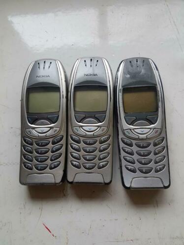 3 Nokia 6310 met oplader s