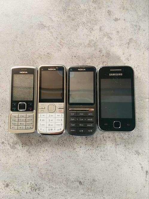 3 Nokia s 1 Samsung losse toestelletjes