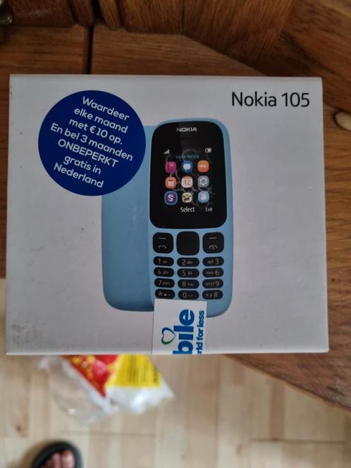 3 Nokia s ze werk allemaal goed 1 is 105 nog nieuw1 keer geb