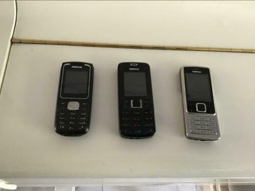 3 Nokias 
