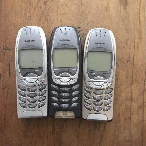 3 oude Nokia telefoons zonder oplader.