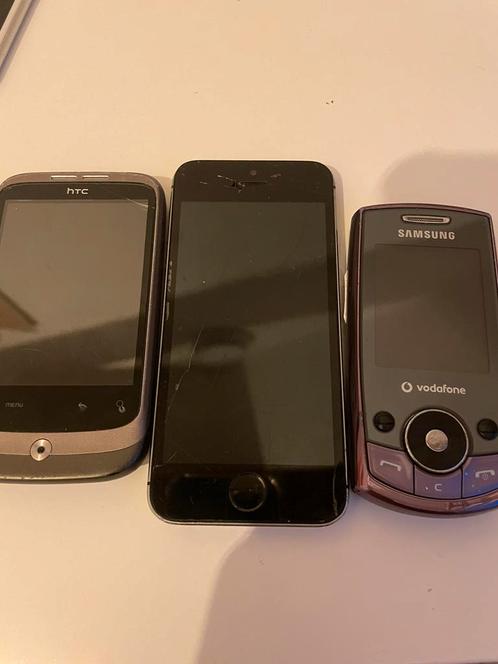 3 oude telefoons