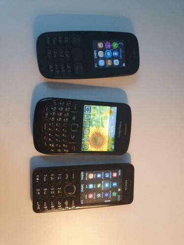 3 telefoons 2xNokia 1xBlackberry 100 functioneel Oude model