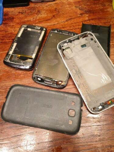 3 telefoons voor onderdelen
