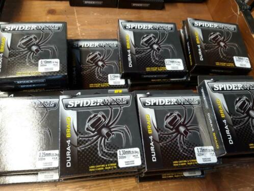 300 m. klossen Spiderwire Dura4-Braid translucent...Nieuw