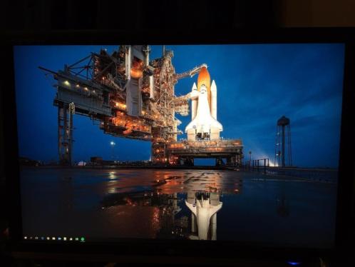 30034 LG W3000H 2560x1600 S-IPS Monitor