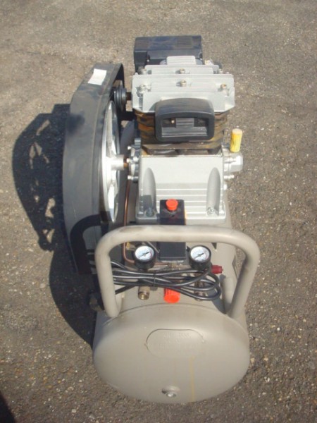 Compressor 2,2kW 230V 10 bar 100L tank