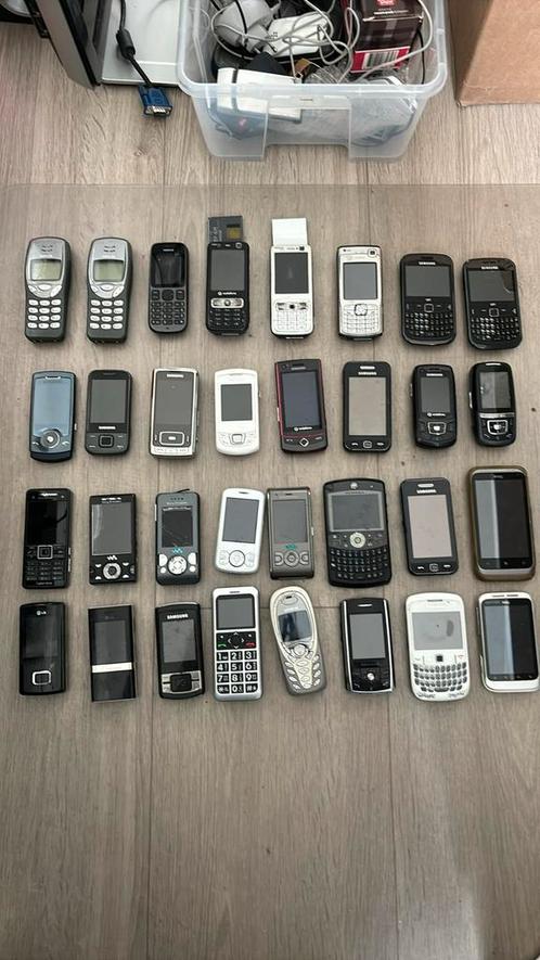 32 telefoons Nokia Sony Samsung LG Blackberry htc