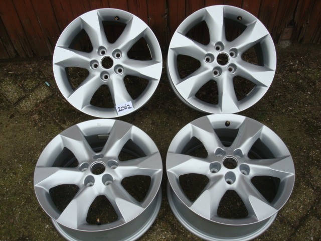 17 Inch Originele Nissan Velgen Steek 5x114,3