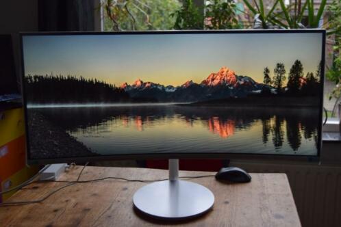 34034 UltraWide Curved WQHD Monitor (3440x1440)