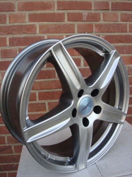17 Inch Dezent 5x110 7.0 J ET35 Naaf 65,1