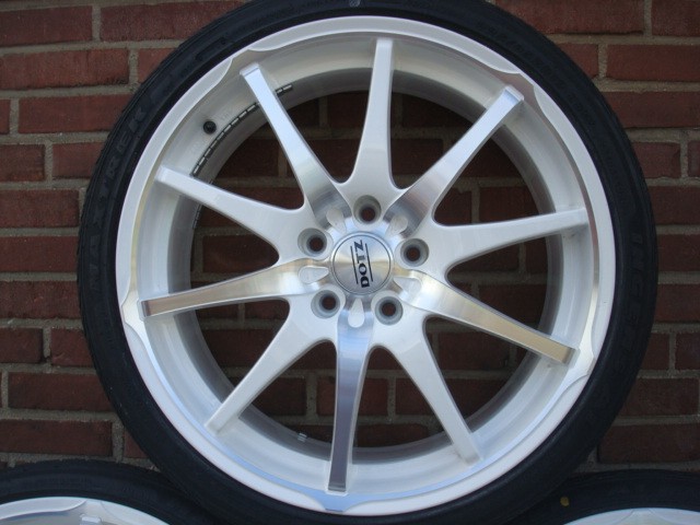 19 Inch DOTZ Velgen en Banden Steek 5x114,3