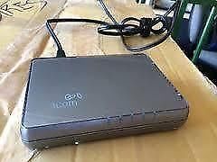 3COM 5-poorts switch  Linksys SD208 8 poorts switch