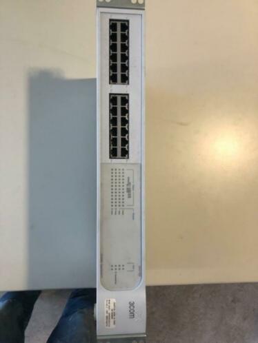 3COM switch 3300 24 port 3C16980A