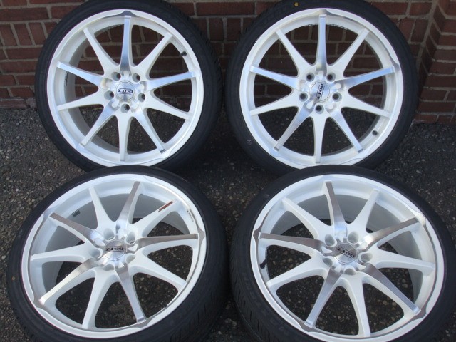 19 Inch DOTZ Velgen en Banden Steek 5x114,3