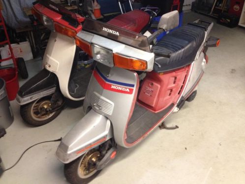  3x honda lead 125 300 euro