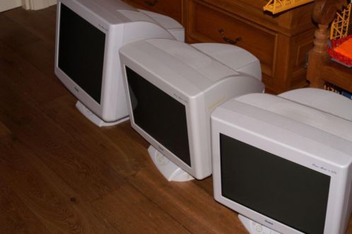3x IIyama monitor beeldscherm, bijna gratis