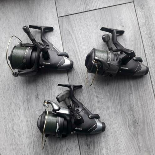 3x Okuma Powerliner baitrunner molens