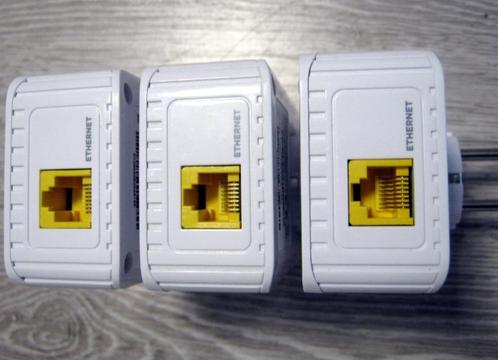 3x Strong 500 netwerkadapters via stopcontact