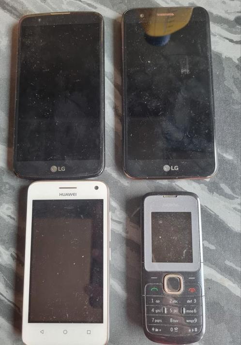4 mobiele telefoons (Nokia, Huawei en LG)