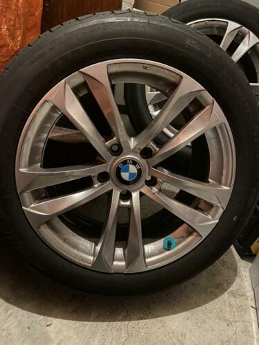 4 originele BMW velgen 17 inch met runflat Hankook banden