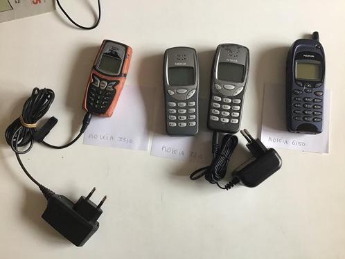 4 oude Nokia mobieltjes, 3210, 3310, 6150
