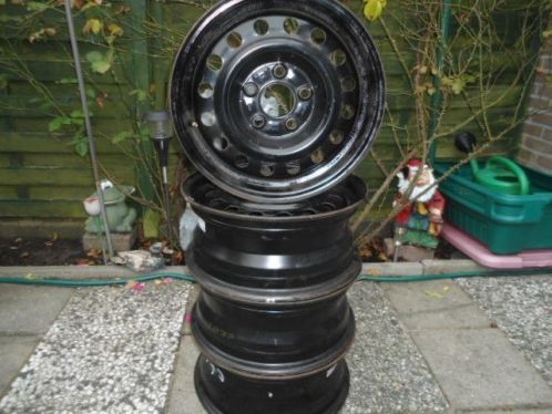 4 st originele stalen velgen nissan inch15.5x114,3 .et40.