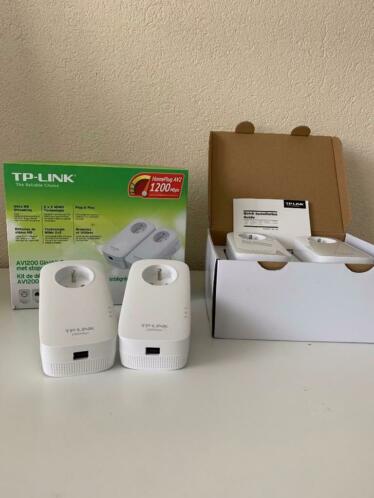 4 stuks TP Link 1200Mbps powerline adapters TL-PA8015P