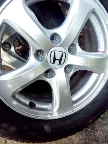 4 velgen en winterbanden 15 inch voor Honda Civic Hybride