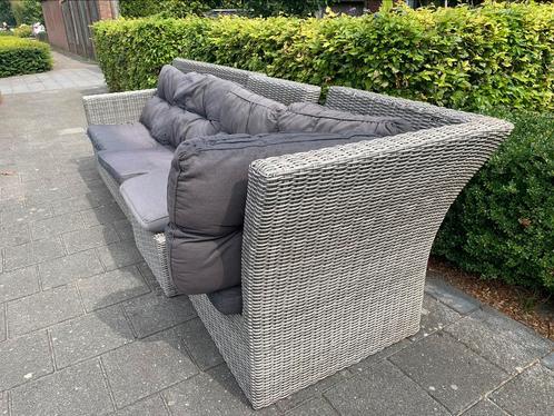 4-Zits loungebank voor de tuin. Gratis.