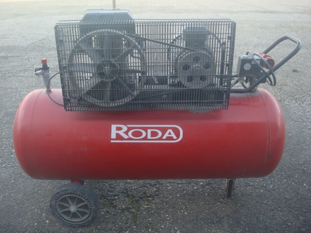 Roda Compressor 380 volt 