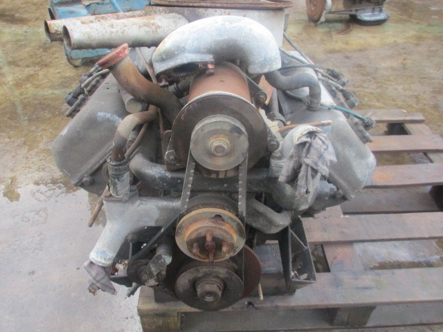 Engine and gearbox Daimler v8