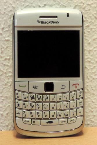 4737. Blackberry Bold 9700 wit