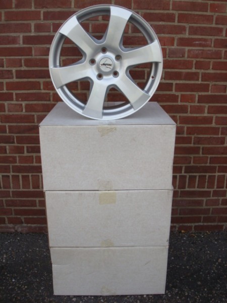 18'' inch Autec 5x120 8.0 J ET55 Naaf 65,1