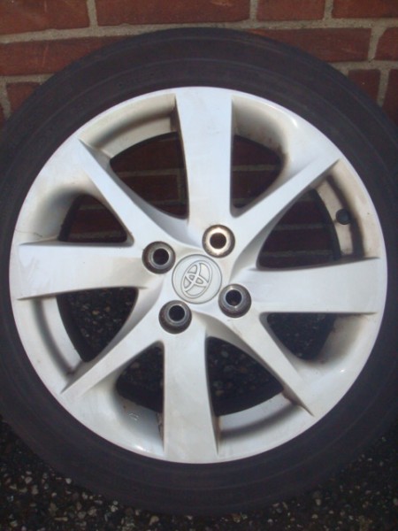 16”inch Toyota Yaris lichtmetalen velgen met Banden 4x100