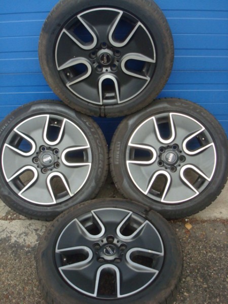 17 Inch Originele Mini Velgen en Banden Steek 5x120
