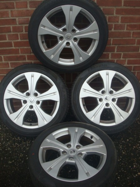 17’’Inch Originele Renault Megane Velgen en Banden 5x114.3