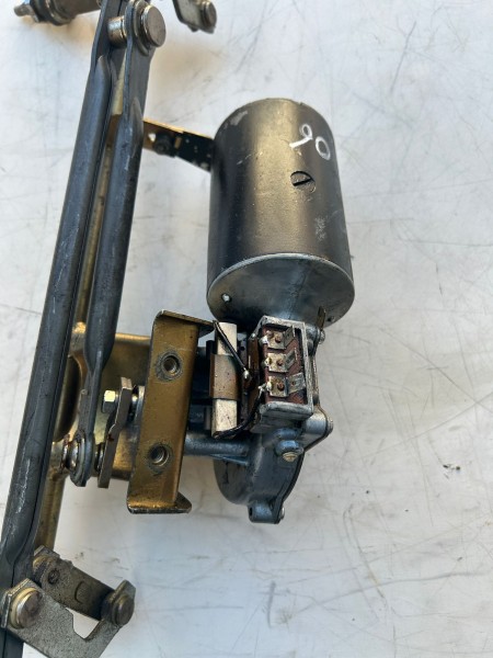 Wiper motor with bracket Porsche 911-912