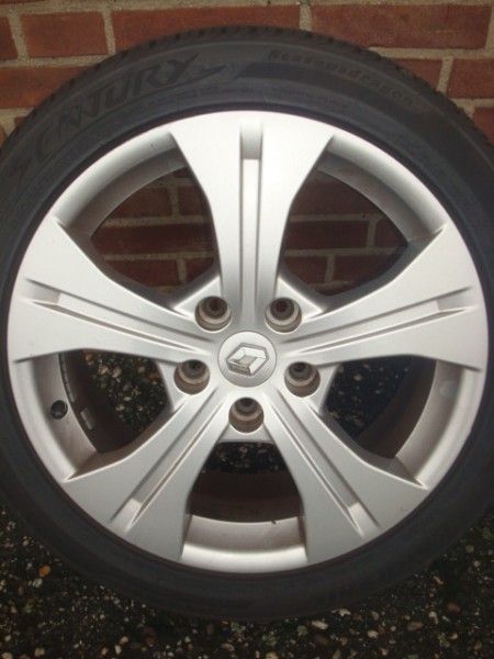 17’’Inch Originele Renault Megane Velgen en Banden 5x114.3