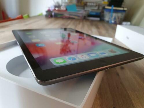 4x Apple  iPad Air 16 compleet met oplader