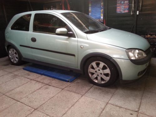 4x opel corsa c in onderdelen te koop.