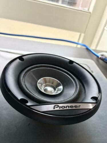 4x Pioneer speaker