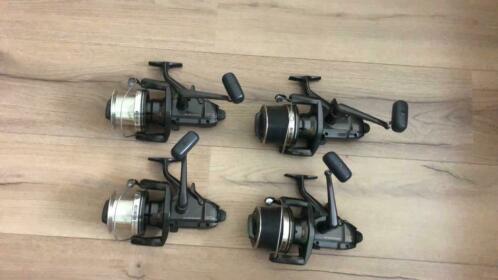 4x Shimano Big Baitrunner 2x Shimano Big Baitrunner M Blauw