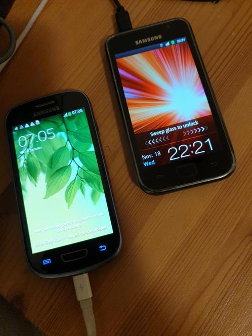 5 mobieltjes  Sony Ericsson W200i, Samsung S3 Mini, Galaxy