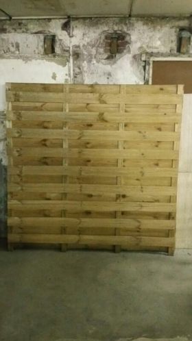 5 nieuwe houten schuttingen 180x180