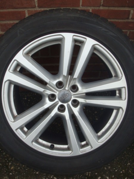 20 Inch Originele Audi Q5 TDI S-Line Velgen + Banden Steek 5x112