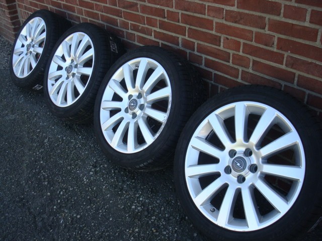 18''Originele Opel Velgen en Banden Steek 5x110sief banden. Complete setprijs € 550,- Montage ter plekke mogelijk.  Wij leveren heel mogelijk: €60,- / Belgie €80,-  Voor.meer info 0614131301  Art 631